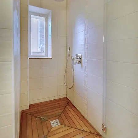 Immogroom- Sublim Apartement - Center- Ac - Terrace شقة